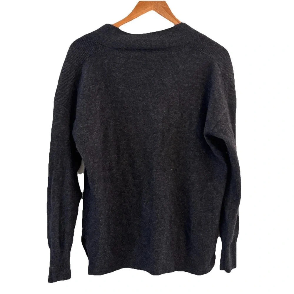 Halogen Gray‎ Cashmere Sweater Womens M Old Money V Neck Preppy Quiet Luxury